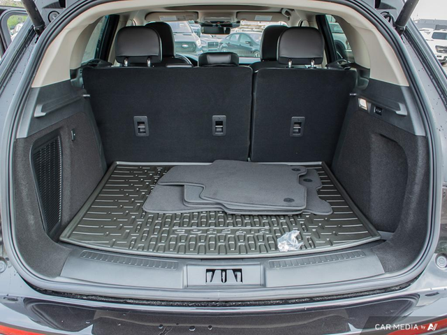 2025 Lincoln Corsair Premiere in Cars & Trucks in Edmonton - Image 10
