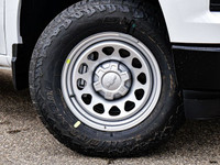Welcome To Sherwood Park Chevrolet. The #1 Volume Chevrolet Dealer in Canada. This Chevrolet SILVERA... (image 5)