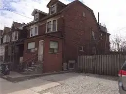 One-bedroom apartment for rent in Torono at Dupont and Christie. Modern one bedroom apartment for re...