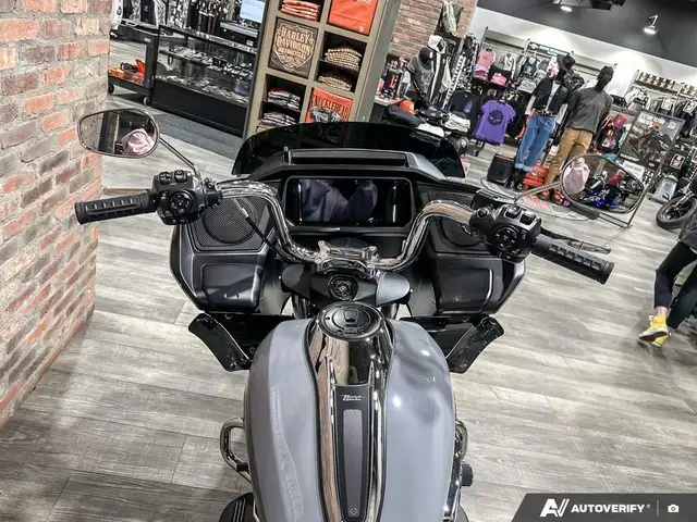 2026 Harley-Davidson ROAD GLIDE in Sport Touring in Calgary - Image 12