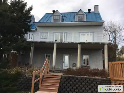 VUE MAGNIFIQUE SUR LE FLEUVE / 5 chambres à coucher. IDÉAL POUR TRAVAILLEUR AUTONOME. NEUVILLE: Un d...