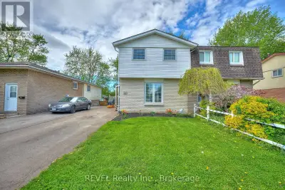 Welcome to 100 Chapel Hill Crescent, a charming 3-bedroom semi-detached home located in a quiet, fam...