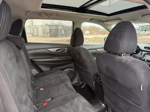2016 NISSAN ROGUE S PKG | AWD | CLEAN CARFAX in Cars & Trucks in Barrie - Image 16