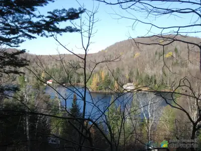 Terrain #5 BORD DE L'EAU navigable. Lac Saint-François Xavier prêt à recevoir votre nouveau projet....