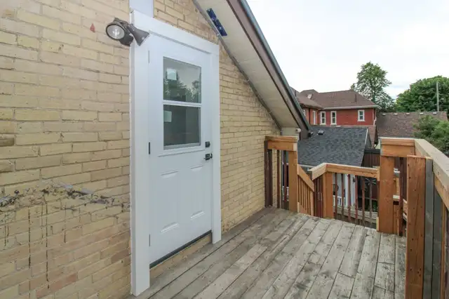 Unit A - 468 Bolivar Street, Peterborough - All Utilities & Park in Long Term Rentals in Peterborough - Image 5