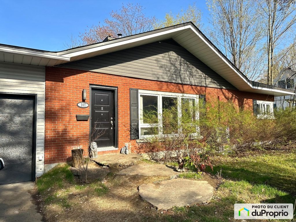 $598,000 - Bungalow for sale in Cowansville — photo 1
