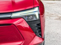 Electric engine with automatic transmission | Heated steering wheel for winter comfort | Adaptive cr... (image 5)