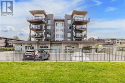 Welcome to elevated coastal living in the heart of Parksville. This beautiful 2 bed / 2 bath Oceanvi...