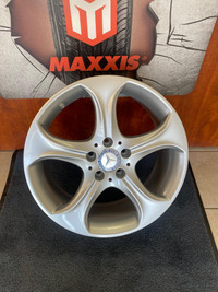 Brand new OEM 18" Mercedes staggered