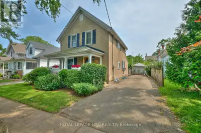 54 Henry St has so much space to offer a family. Trendy two story family home on a fantastic Mid Tow...