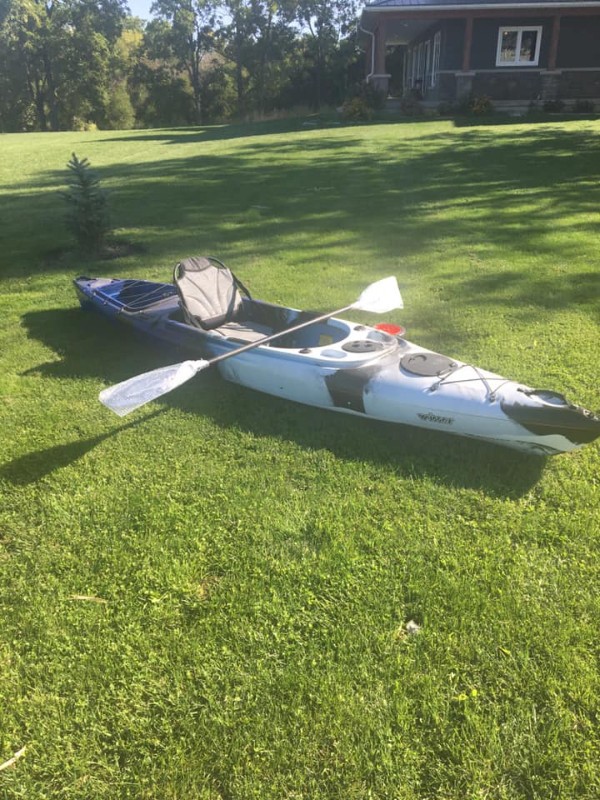 Strider XL 12' sit in kayak free paddle, removable rod holders in Canoes, Kayaks & Paddles in Windsor Region - Image 2