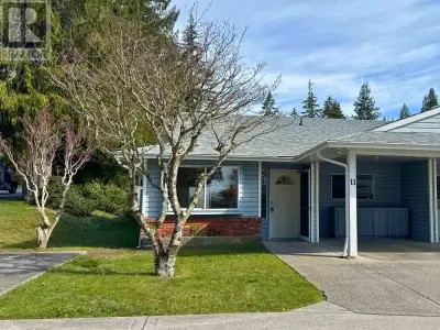 Live life with ease at Twin Oaks Village in sunny upper Gibsons. This bright and freshly painted two...