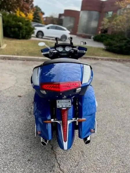 2014 Victory Motorcycles Cross Country Tour Two-Tone Sonic Blue in Sport Touring in Oakville / Halton Region - Image 6