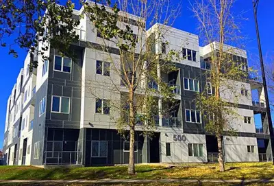 $1340/month- 1 Bedroom/ 1 bath Available April 1st in Downtown Winnipeg. Modern 1 bedroom 1 bath apa...