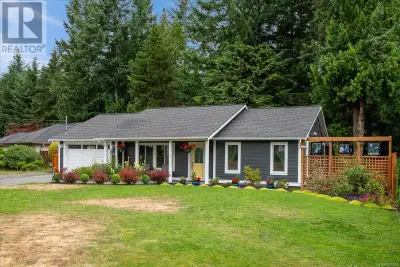 OPEN HOUSE, Sat. and Sunday, July 12 & 13, 2-3:30. Beautifully updated 2 bdrms & den rancher in desi...