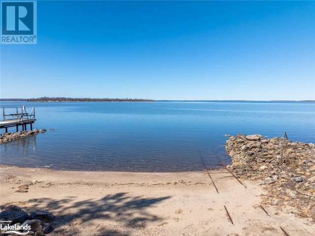 96 ROBINS POINT Road Victoria Harbour, Ontario in Houses for Sale in Barrie - Image 2