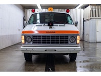 **ONE OWNER - ACCIDENT FREE** 108,188 KM This 1983 Dodge Ram Van B250 Extended is powered by a 5.9L... (image 3)