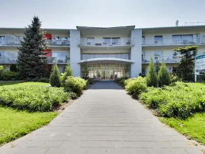A naturally lit, mid-century modern apartment building located in one ofNorth York's most sought-aft...