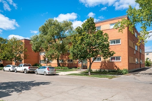 193 Fernwood Ave- Windsor Manor- 1 Bedroom 1
