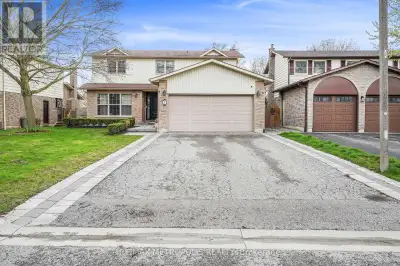 This Wonderful Walkout Apartment With A Private Entry Is Located In Stunning Pringle Creek Community...