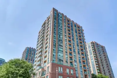 Price: $650,000 / $2,466/mo Bright & spacious corner suite in sought-after Princess Place II at Yong...