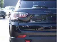 2017 JEEP COMPASS TRAILHAWK - BC VEHICLE - NAVIGATION - BACKUP CAMERA - HEATED FRONT SEATS - DUAL-CL... (image 8)