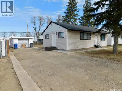 Welcome to this move-in-ready, meticulously well-looked-after home at 507 2nd Ave. East, Assiniboia,...