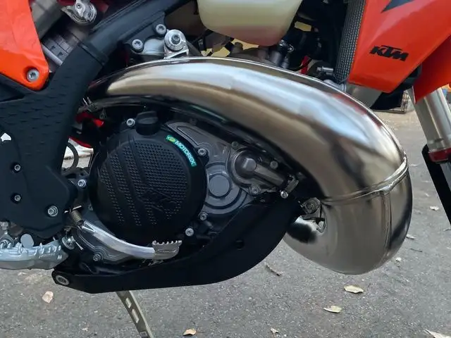 2025 KTM XC 250 W in Dirt Bikes & Motocross in Calgary - Image 4