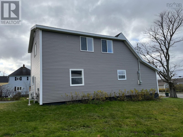 249 Brookside Street Glace Bay, Nova Scotia in Houses for Sale in Cape Breton - Image 4