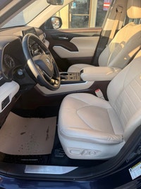 **CARS TRUCKS SUV 4X4 VAN AWD EDMONTON FINANCING AVAILABLE EASY FINANCING ** 2021 TOYOTA HIGHLANDER... (image 9)