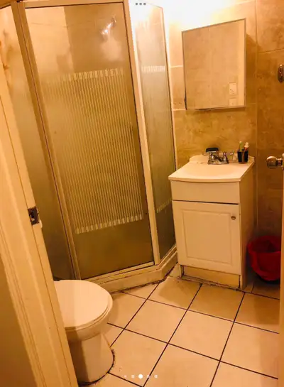 Room for rent in Crescent Heights NW