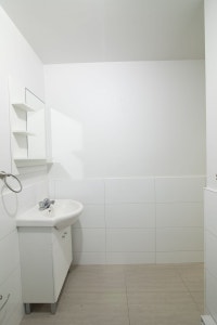 Akelius three bedroom apartment for rent. Located near Queen Mary Road and Ponsard Street in the Cot... (image 7)