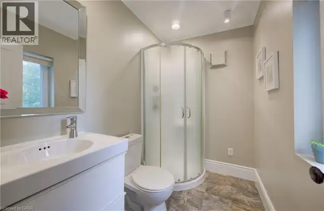 46 ELLEN Street W Kitchener, Ontario in Houses for Sale in Kitchener / Waterloo - Image 20