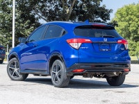Discover sporty versatility and exceptional efficiency with the 2020 Honda HR-V Sport AWD. Finished... (image 4)