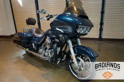 $150 Bi-WeeklySoft lowers, Luggage Rack, Passenger Back rest, Stage 1 2016 Harley-Davidson Road Glid...