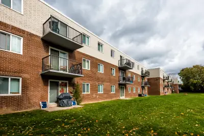 1 Bedroom Premium - 250 Marconi Blvd. *Renovated Suite*