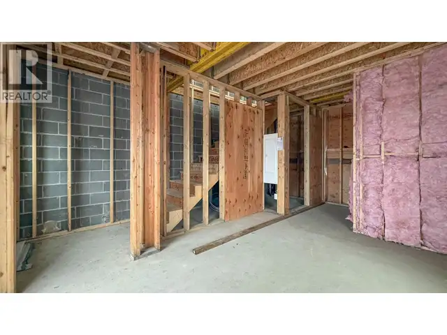 704 Cliff Avenue Enderby, British Columbia in Commercial & Office Space for Rent in Prince Rupert - Image 11