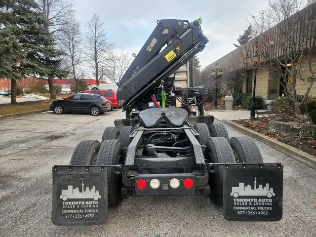 2015 Kenworth T800 Hiab Knuckleboom, 455HP, Eaton Fuller 10 Spee in Heavy Equipment in City of Montréal - Image 5