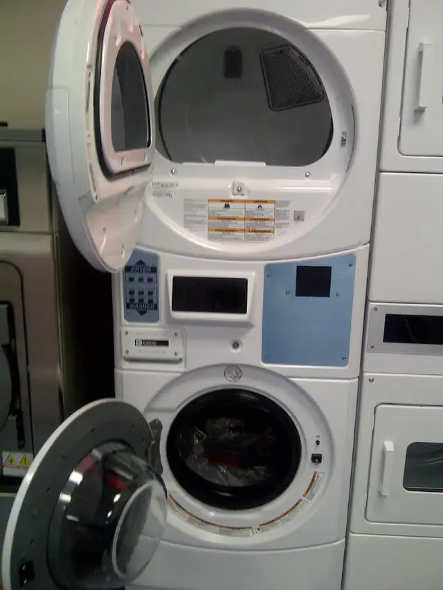 Coin Operated. Stacked Washer and Dryer. Commercial. in Washers & Dryers in City of Toronto - Image 3