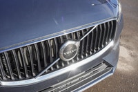 Experience refined Scandinavian engineering and contemporary luxury in this striking 2023 Volvo XC60... (image 9)
