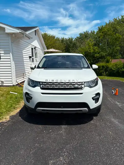 2017 Land Rover Discovery for sale.