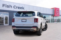 This 2024 Kia Sorento EX SUV boasts a powerful Turbocharged engine and all-wheel drive, ensuring con... (image 6)