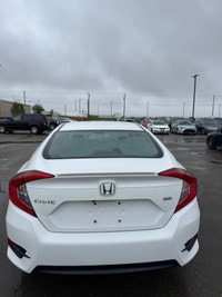 2018 Honda Civic SE | 194,375 KM Backup Camera, Heated Seats, Lane Departure Warning, Cruise Control... (image 4)