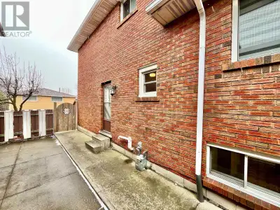 LOWER - 39 LISGAR COURT Hamilton (Lisgar), Ontario