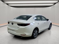 2021 Mazda3 GX Automatic Confident style. Smart value. Pure Mazda drive. Step into the 2021 Mazda3 G... (image 4)