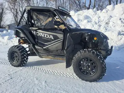 Honda TALON X 1000 2022 Découvrez le Honda TALON X 1000 2022! Ce véhicule usagé avec seulement 4 888...