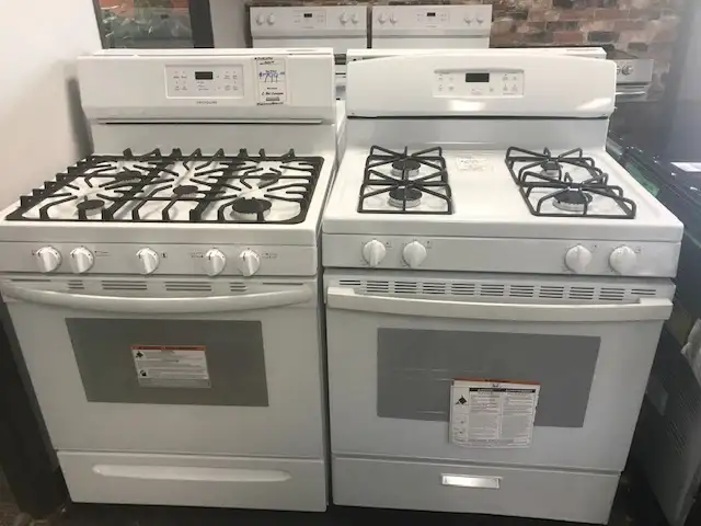 GAS RANGES & COOKTOPS! - Stainless or White - *In Stock* in Stoves, Ovens & Ranges in Dartmouth - Image 4
