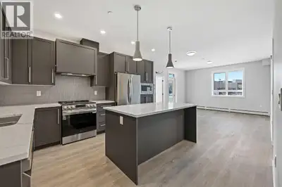 Welcome to The Monarch, where contemporary design meets everyday elegance. This impressive ground-fl...