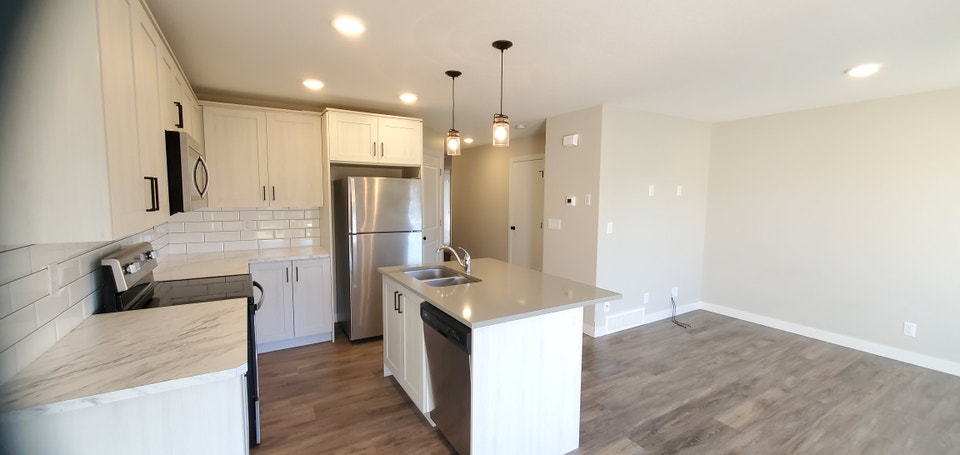 ⭐ONE MONTH FREE⭐ Duplex in Blackfalds with GARAGE and PET FRIEND 3