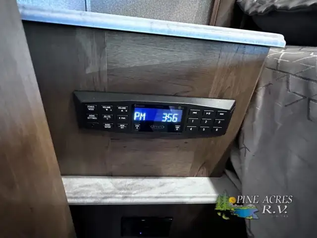 2021 Holiday Rambler Admiral 34J only 13 Milles in RVs & Motorhomes in Moncton - Image 58